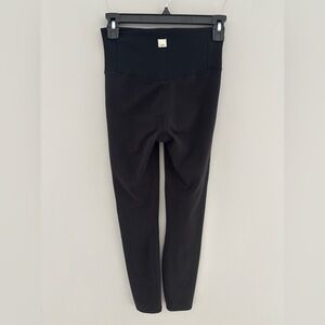 Vuori Rib Studio Black Leggings size small